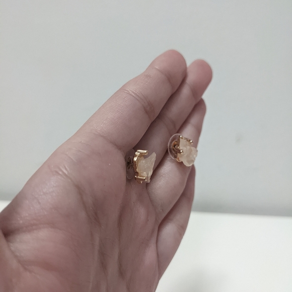 Authentic quartz studs - Picture 2 of 5
